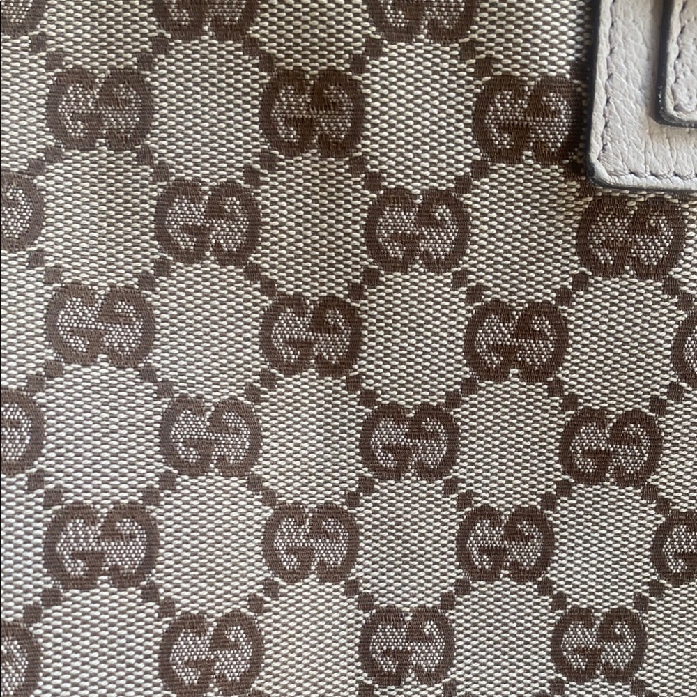 Gucci Cream and Brown Monogram Tote Bag - Picture 2 of 10